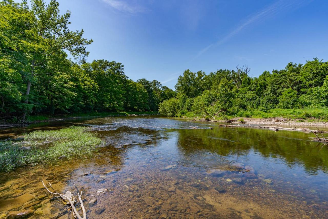Secluded W Hot Tub, Fire Pit, Deck & Updated Wifi Great Cacapon Exterior foto