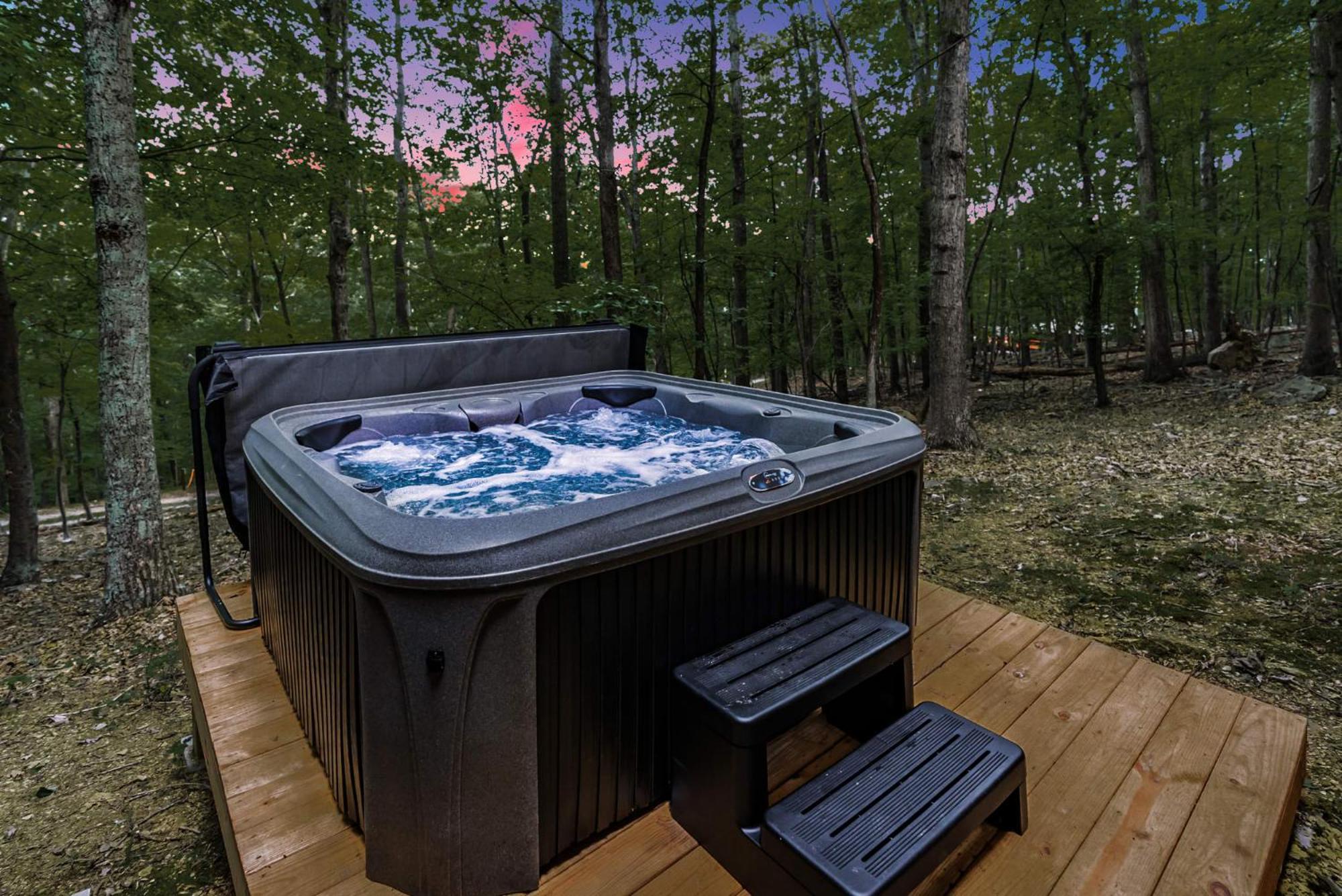 Secluded W Hot Tub, Fire Pit, Deck & Updated Wifi Great Cacapon Exterior foto