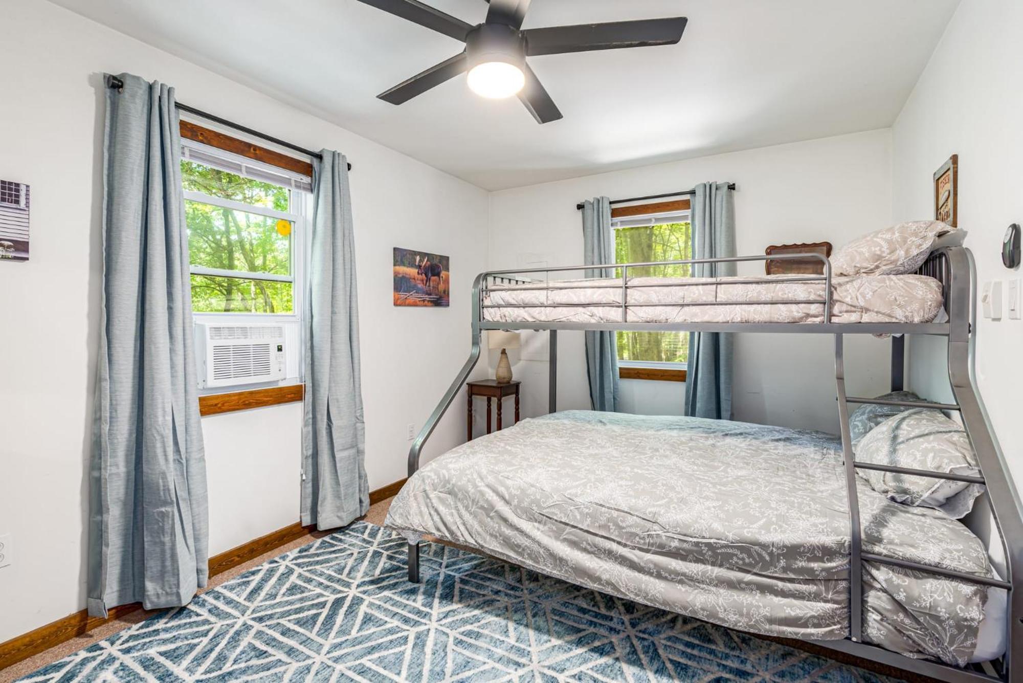 Secluded W Hot Tub, Fire Pit, Deck & Updated Wifi Great Cacapon Exterior foto